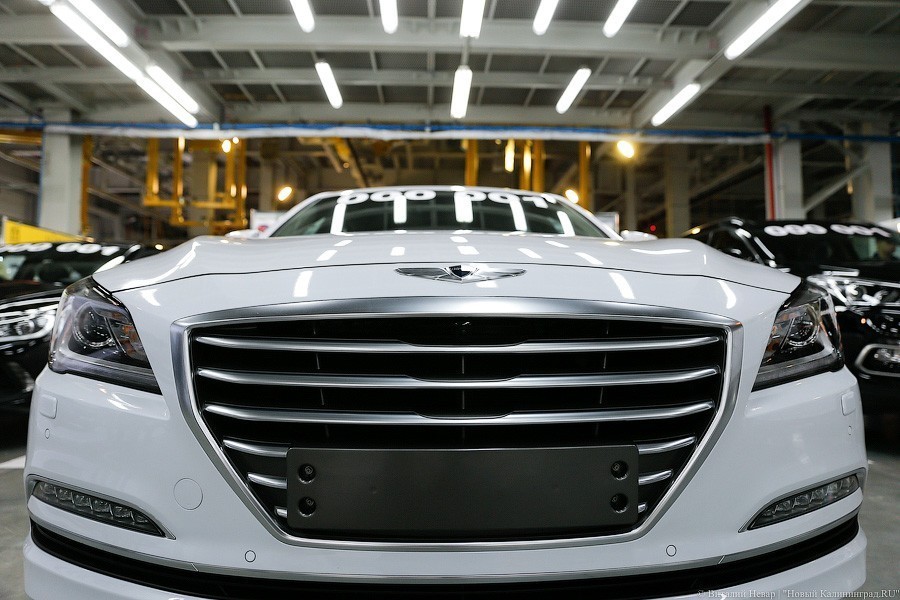 СМИ: с 1 января автомобили можно будет регистрировать в автосалонах