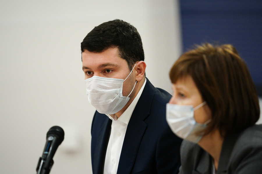 В Калининградской области от коронавируса хотят вакцинировать 100% учителей