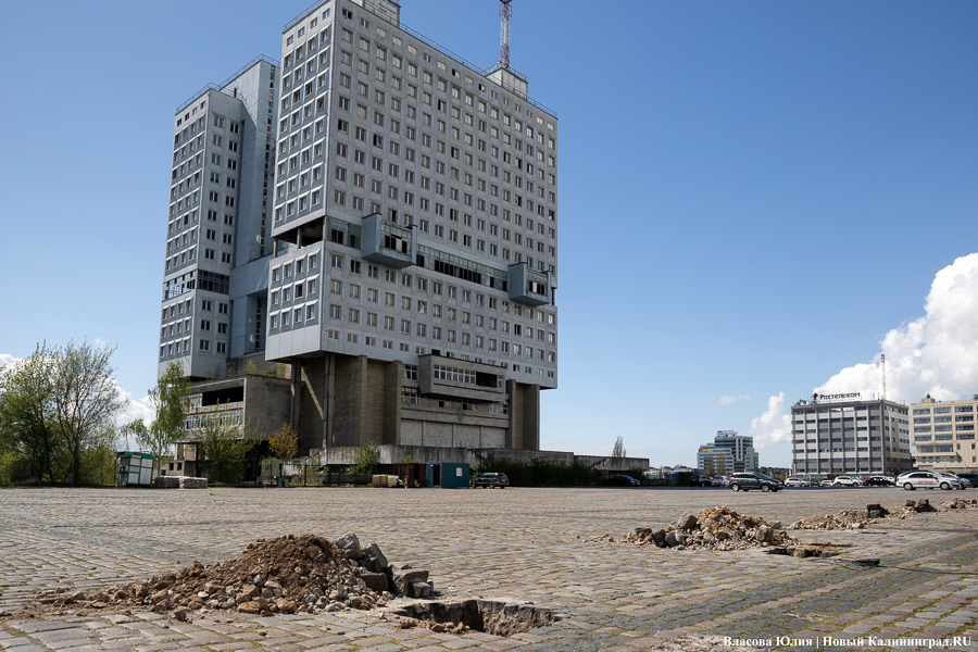 Власти намерены обустроить подземный паркинг при застройке территории у Дома Советов