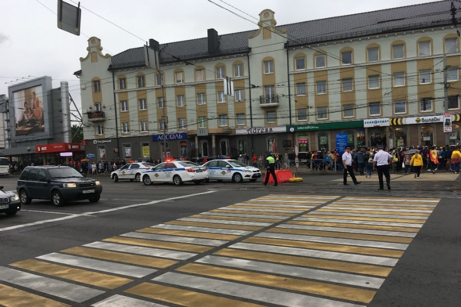 Центральные улицы Калининграда перекрыли из-за очередного матча (фото)