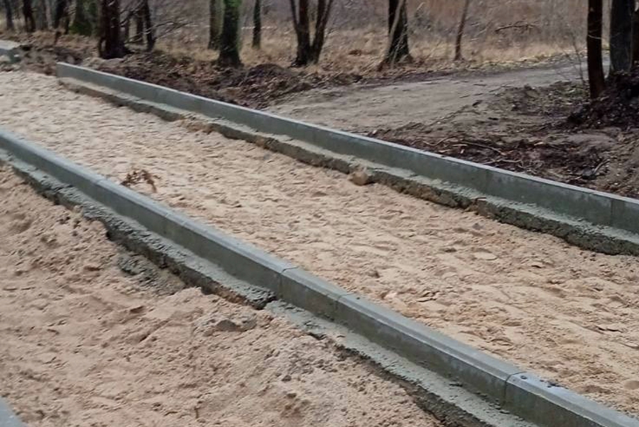 Власти обещают понизить бордюр для проезда в заблокированное СНТ