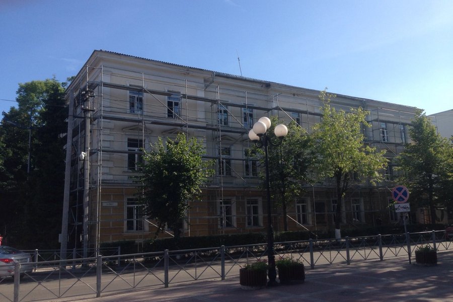 В центре Зеленоградска ремонтируют бывший немецкий отель «Балтийское море»