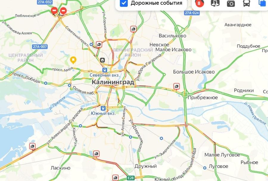 Кругом аварии: Калининград утром «встал» в 8-балльных пробках