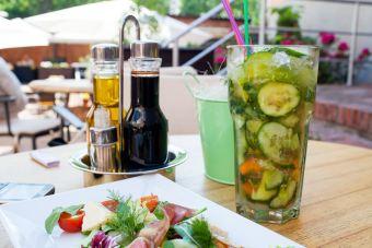 На «летке»: веранды и террасы городских кафе и ресторанов