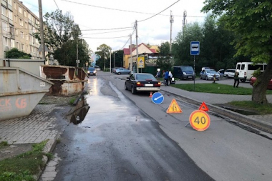 В Чкаловске сдававший назад «БМВ» сбил пенсионерку