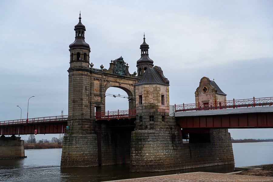 Движение по мосту Королевы Луизы в Советске ограничивают из-за ремонта