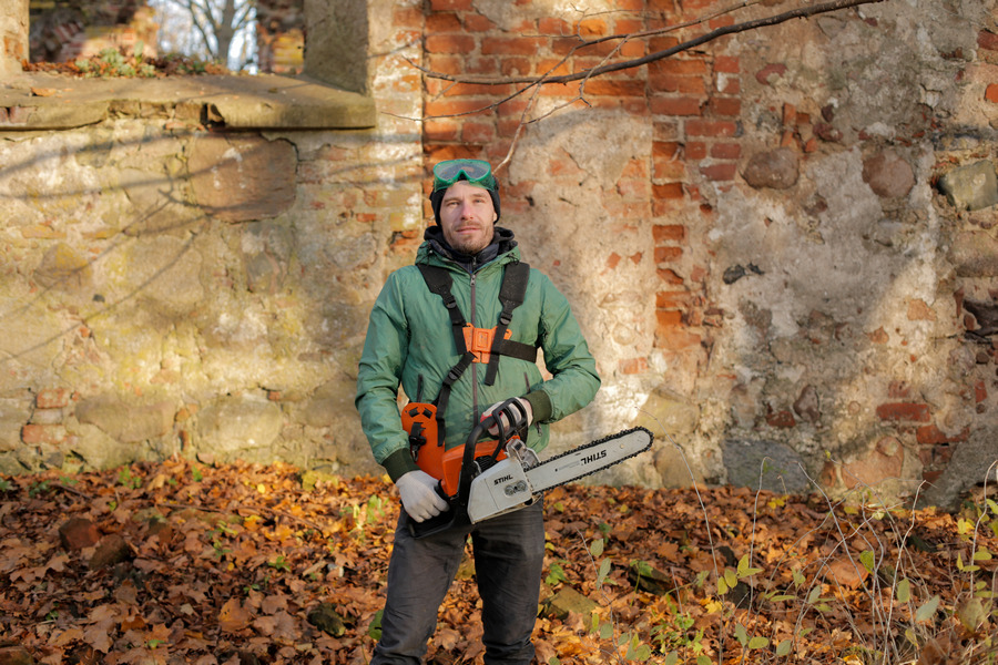 «Коллективная молитва»: кто убирает руины кирх в регионе и что об этом думает РПЦ