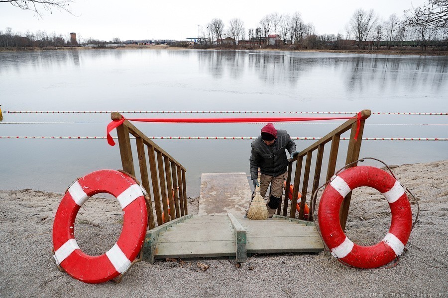 СМИ: в Калининграде «Янтарные моржи» нашли на дне озера машину
