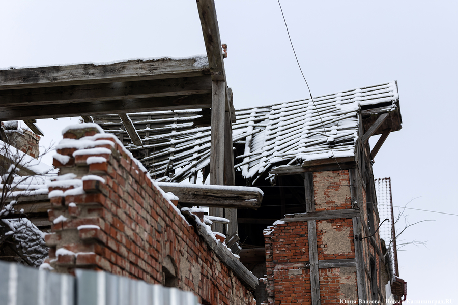 После 30 лет разрушений: в Железнодорожном готовятся к восстановлению фахверковых складов (фото)