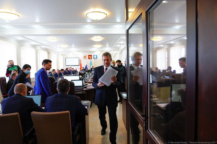 «Политическое хамство» и «театр»: что говорят коммунисты о причинах демарша в горсовете