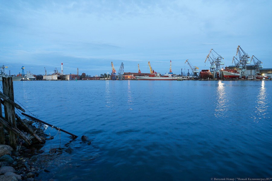 Трубоукладчик «Газпрома» отправился из Калининграда в немецкий порт