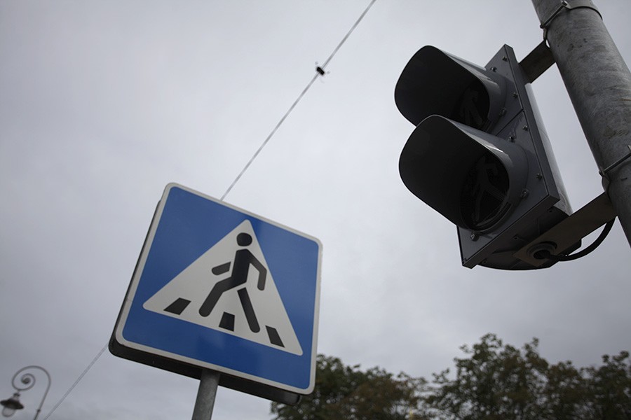 На Ленинском проспекте не работает светофор, образовалась пробка