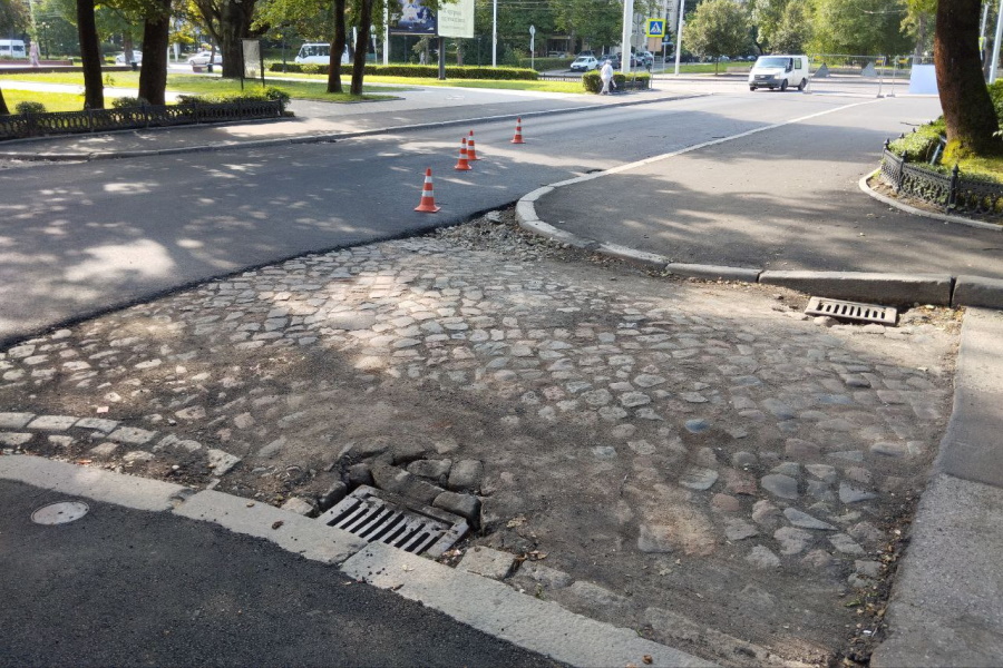 Дятлова рассказала, можно ли оставлять брусчатку, спрятанную под асфальтом (фото) (видео)