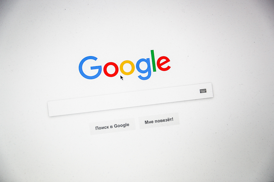 Роскомнадзор пригрозил замедлить Google из-за запрещенного контента  