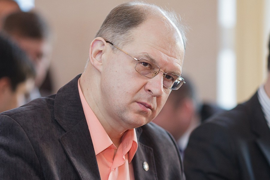 Депутат: на голосование за изменение Конституции дали 2 часа, я голосовал против