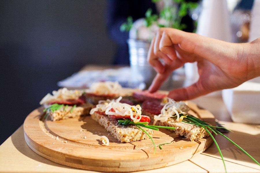 С арбузом, сыром и перцем: сезонные рецепты «Интернационального ланча» 