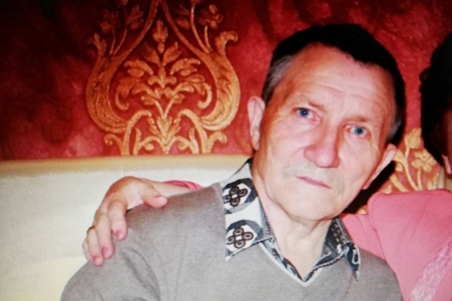 В Светлом из больницы без верхней одежды ушел пенсионер, ему нужна помощь (фото)