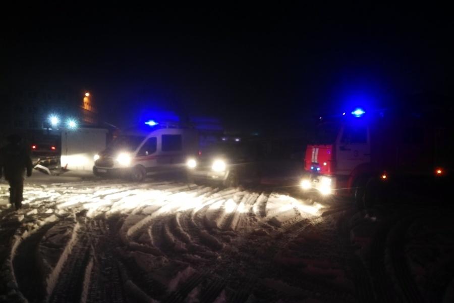 В регионе горели два автомобиля, мусороприемник и автомойка