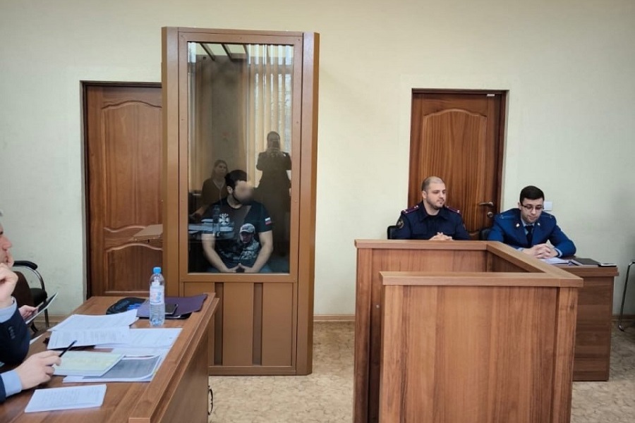 Суд заключил под стражу депутата из Янтарного, обвиняемого в хулиганстве (дополнено)