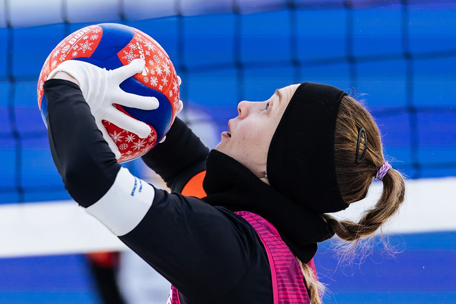 «Локомотив» сразится за первое место в финале чемпионата России по волейболу на снегу