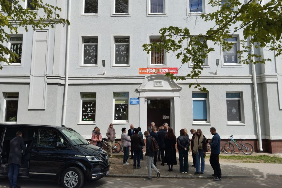 Беспрозванных выделил 7 млн рублей на сельскую школу, в которой побывал весной