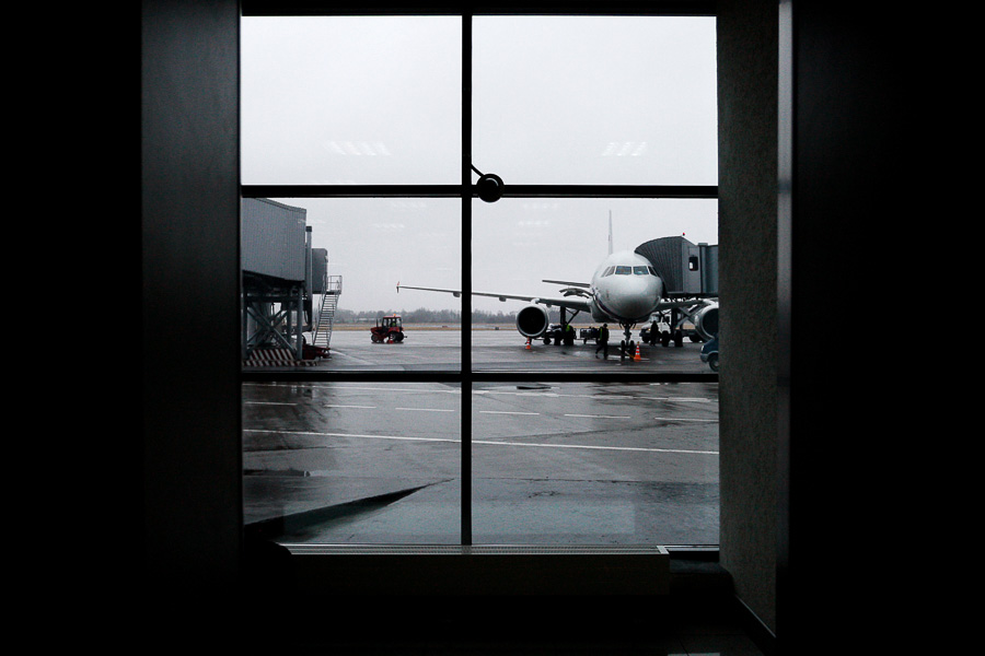 Аэропорт «Храброво»: из-за сильного ветра произошли изменения в расписании рейсов