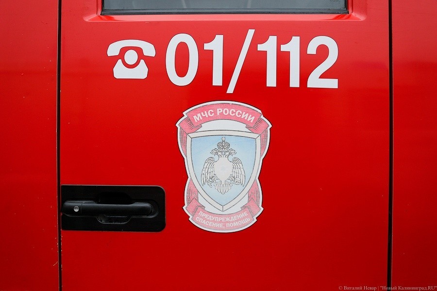 Спасатели достали заблокированного в разбитой машине водителя у границы с Польшей