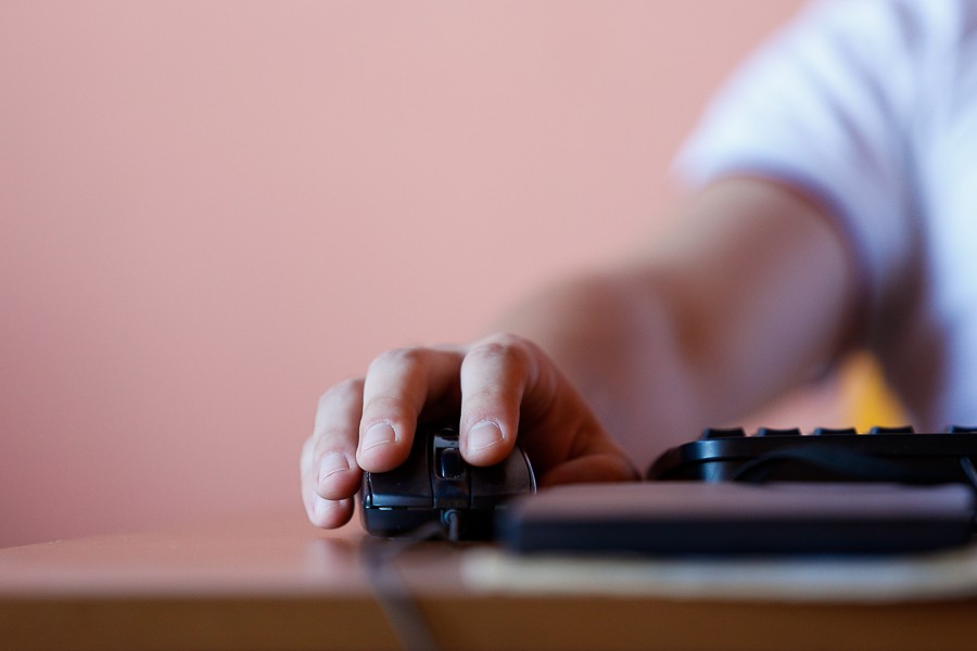 Опрос: каждый пятый россиянин не пользуется интернетом 