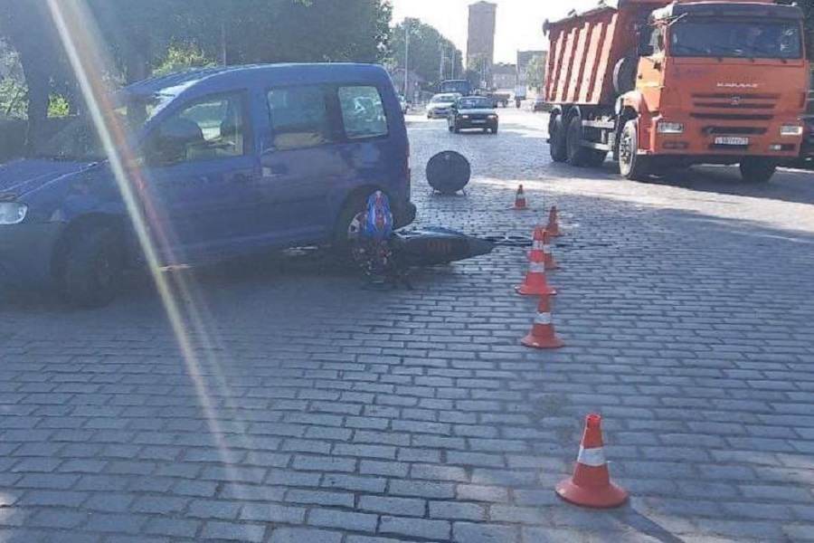 Прокуратура требует полмиллиона с автомобилиста, сбившего подростка на мотоцикле