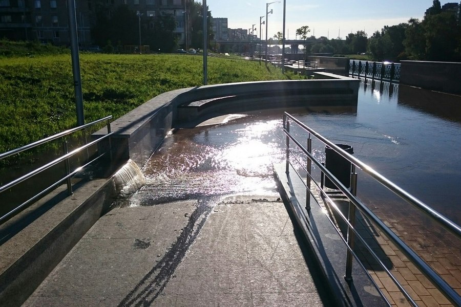 В Калининграде затопило набережную Трибуца (фото)