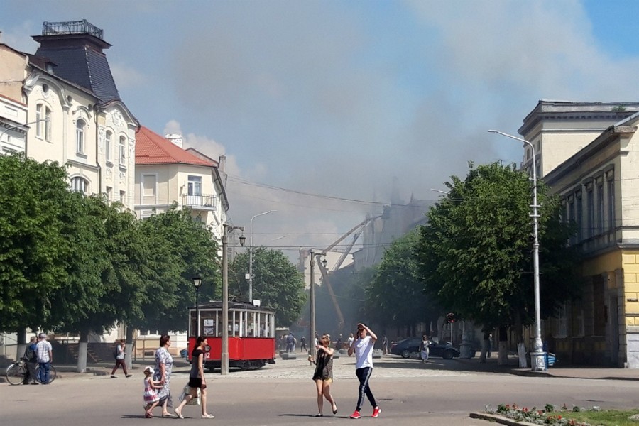 В центре Советска горит здание бывшего Театра Королевы Луизы (фото)