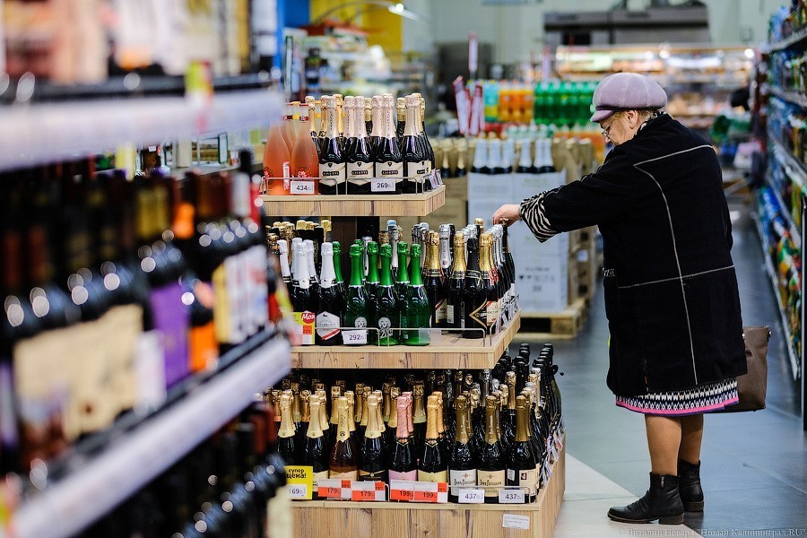 В 2019-м россияне реже покупали водку и чаще — вино