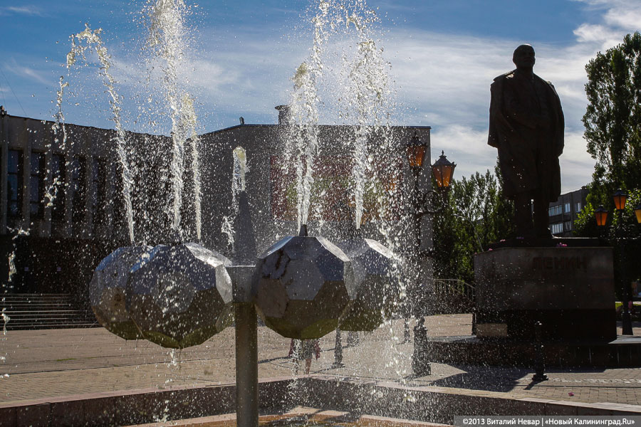 «Денег пока нет»: власти сообщили, что происходит с элементами фонтана Дома искусств