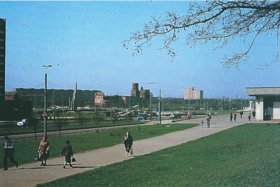 Восстановление собора и «Лакомка» с горчинкой: чем жил Калининград 35 лет назад