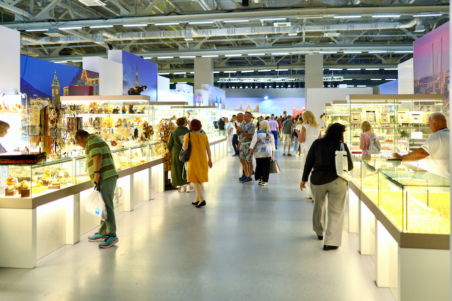 Директор Янтарного комбината о проблемах с таможней: легких путей нет