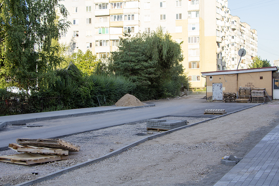 Власти Калининграда не смогли по суду убрать здание-преграду на улице Майской