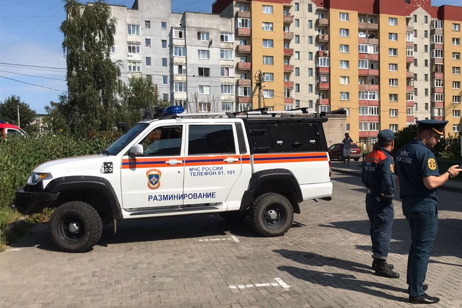 Отключали свет и газ: из центра Балтийска вывезли бомбу, обнаруженную во дворе дома