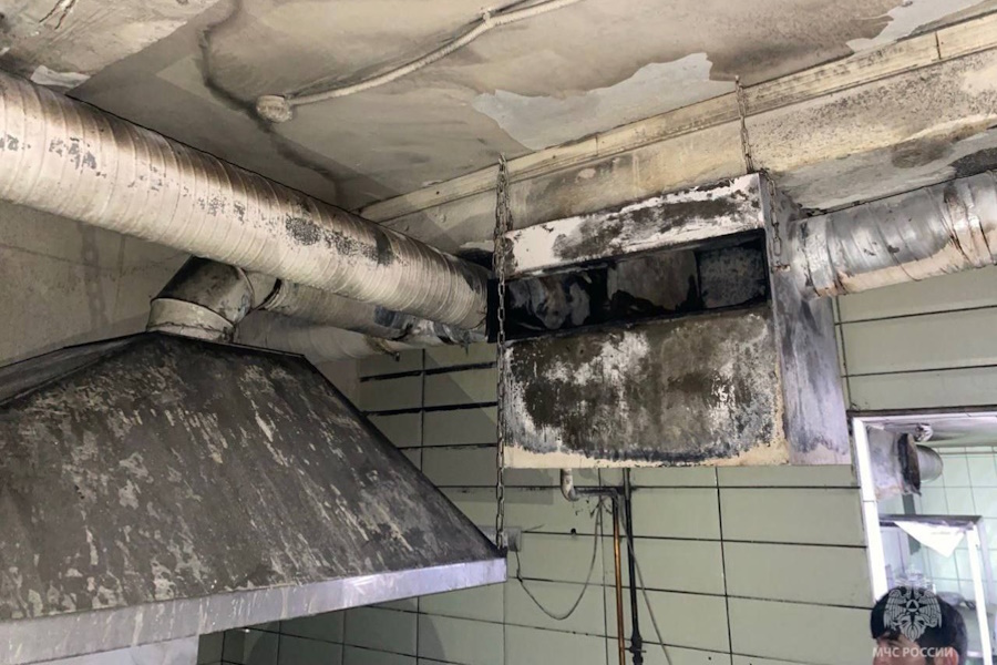 В кафе «Тадж-Махал» в центре Калининграда произошёл пожар (фото)