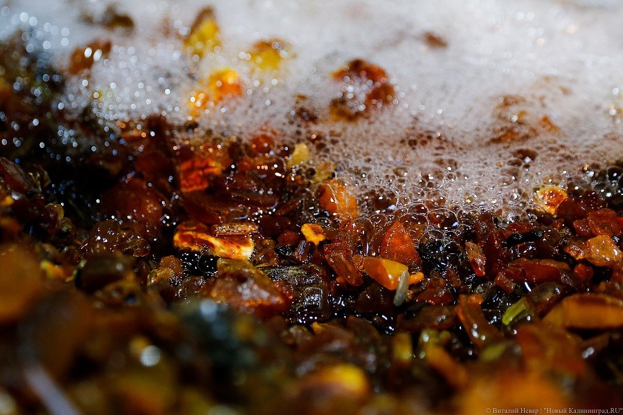 Переработчики янтаря: в Китай отправляется лучшее, нам остается отребье