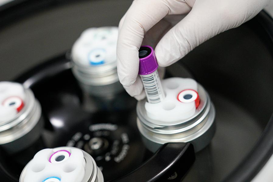 В Словении анонсировали вакцину от COVID-19 в форме спрея для носа