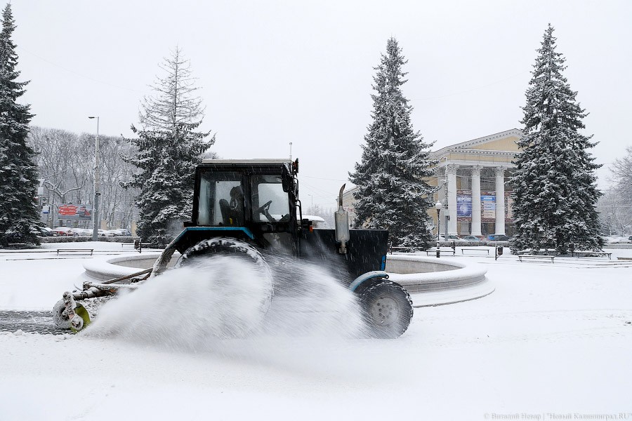 От снега и гололеда обработали почти 3 тыс. км областных дорог