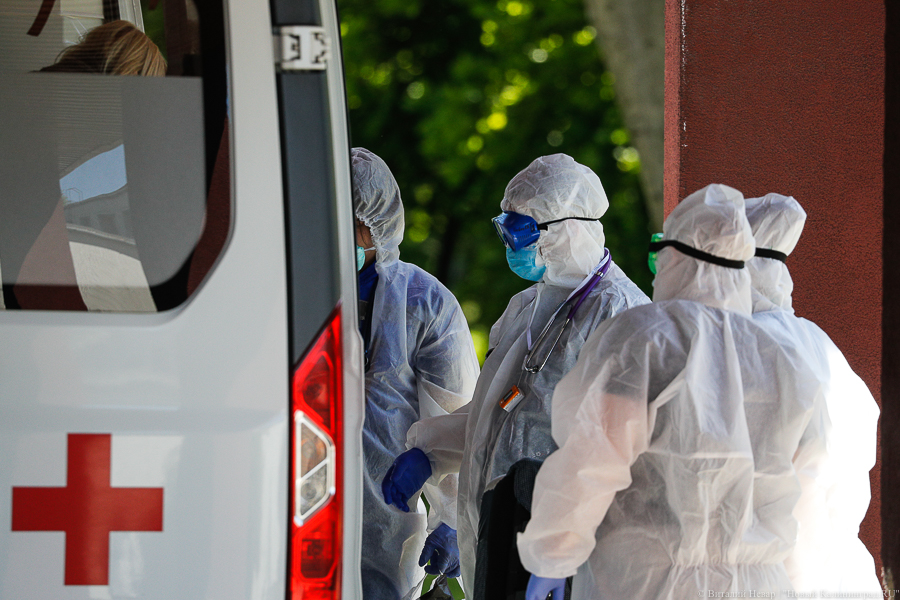 Дети, студенты, медики: в оперштабе рассказали о новых пациентах с COVID