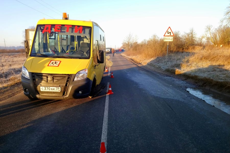 В Междуречье школьный автобус столкнулся с фурой (видео)