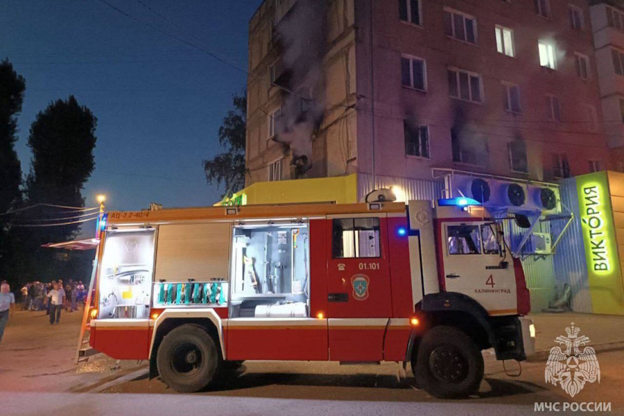В Прибрежном ликвидировали пожар над супермаркетом «Виктория»