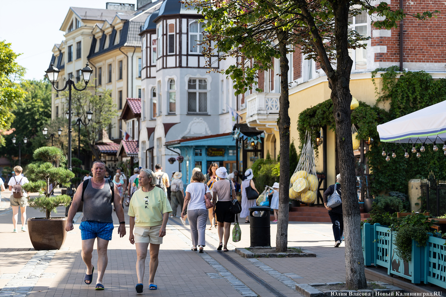 Купальники — только на пляже: в Зеленоградске разрабатывают правила для туристов