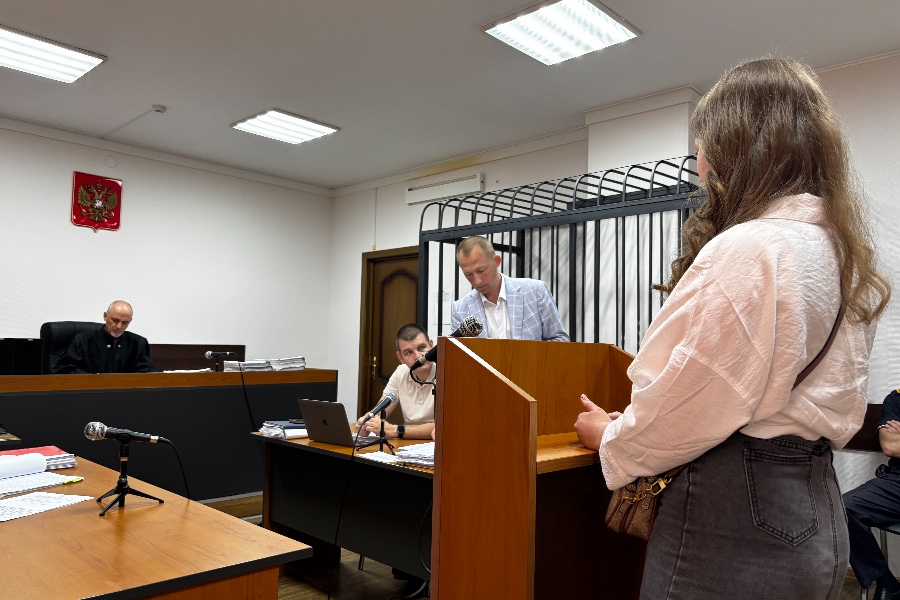 15 часов в коридоре: репортаж с очередного заседания суда по делу Мельникова