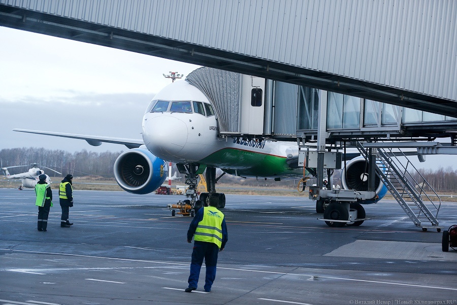 Суд оштрафовал авиакомпанию Azur Air на 600 тысяч рублей за опоздания чартеров
