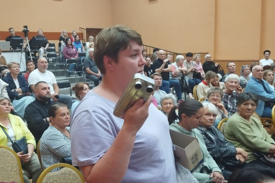 Каша с железом: жители Гвардейска потребовали чистую воду у администрации