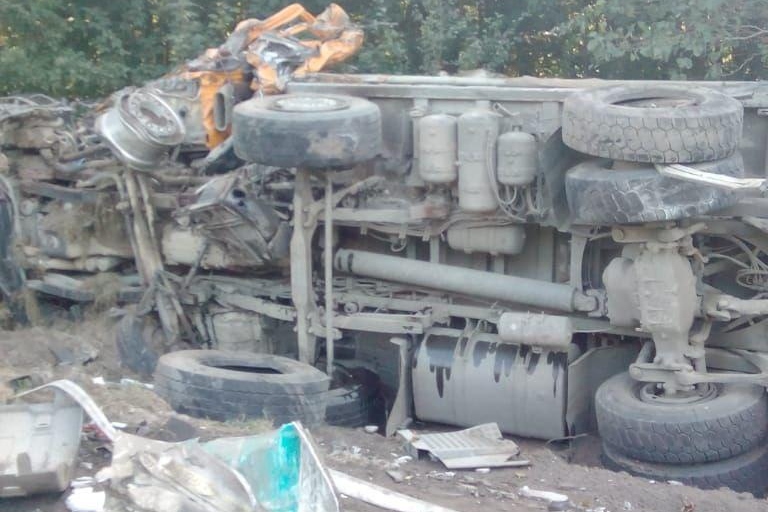 Источник: автобус выехал на встречную полосу, как будто объезжал препятствие