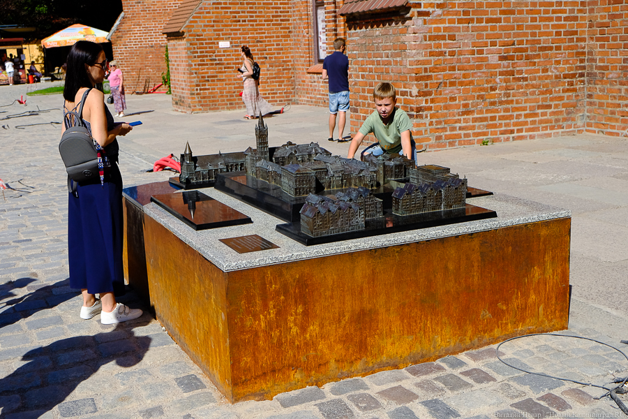 В Калининграде украли часть экспозиции бронзового макета Кёнигсберга (дополнено)